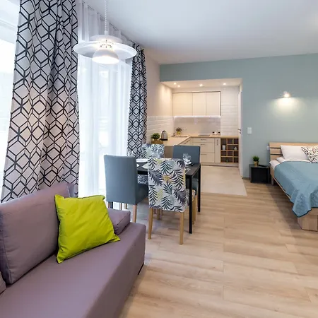 Friendhouse -train Station Apartamento *