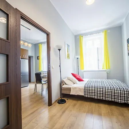 Friendhouse -train Station Apartamento *