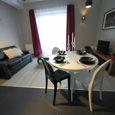 Friendhouse -train Station Apartamento