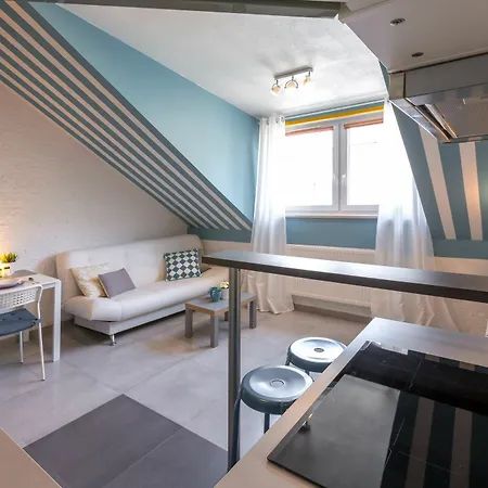 Friendhouse -train Station Apartamento
